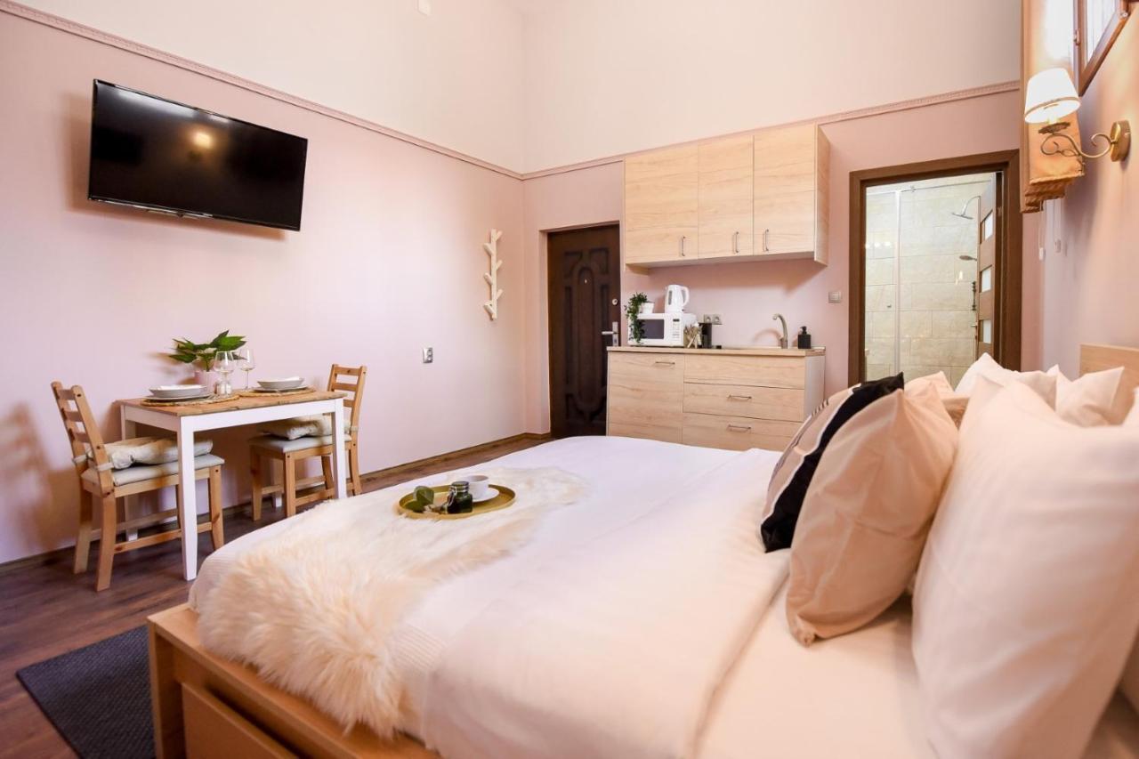 Le Petit & Cosy - Best Location Old Town & Quiet Bukarest Kültér fotó