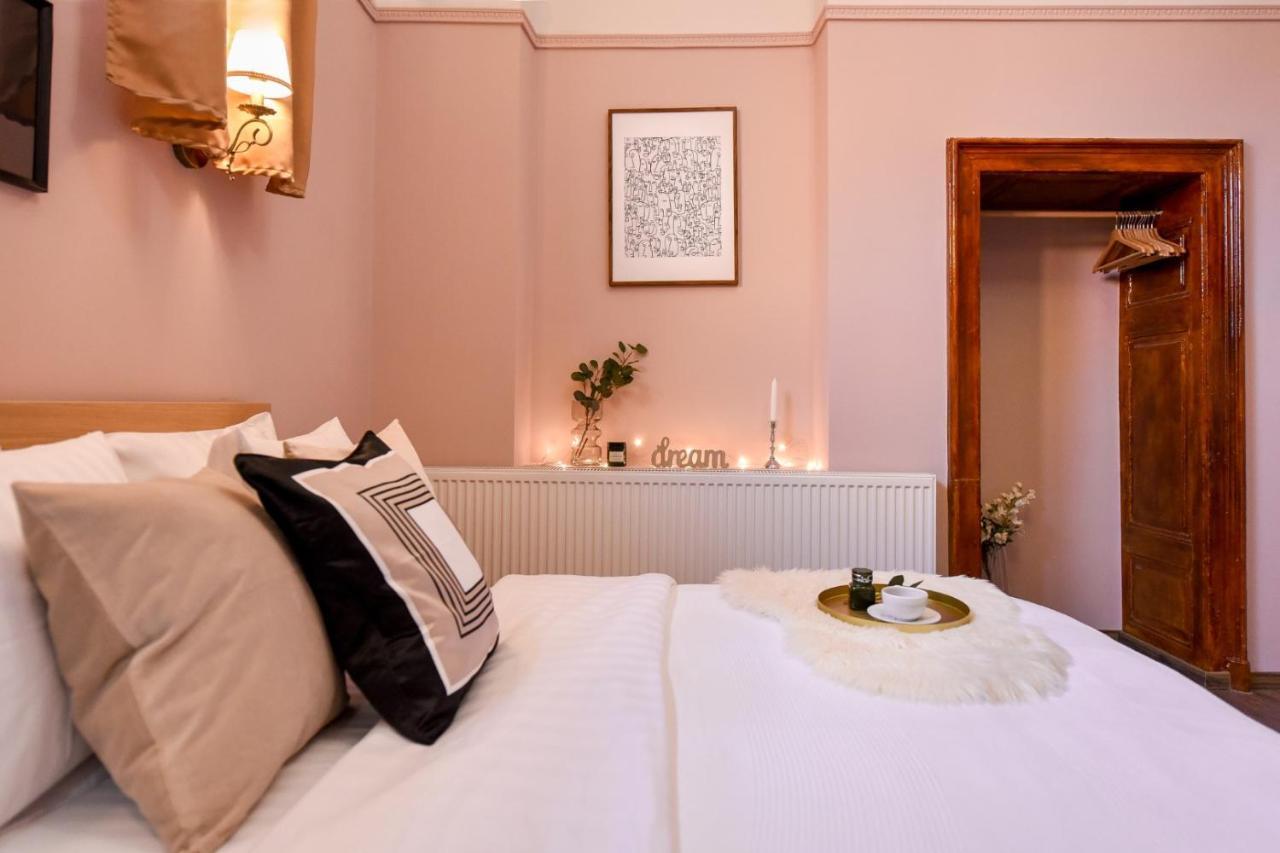 Le Petit & Cosy - Best Location Old Town & Quiet Bukarest Kültér fotó