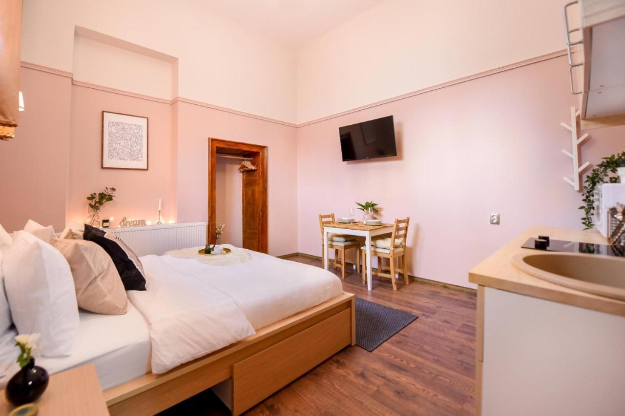 Le Petit & Cosy - Best Location Old Town & Quiet Bukarest Kültér fotó