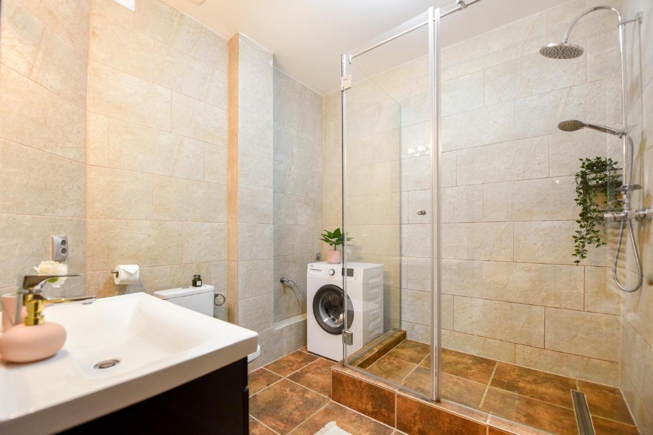 Le Petit & Cosy - Best Location Old Town & Quiet Bukarest Kültér fotó