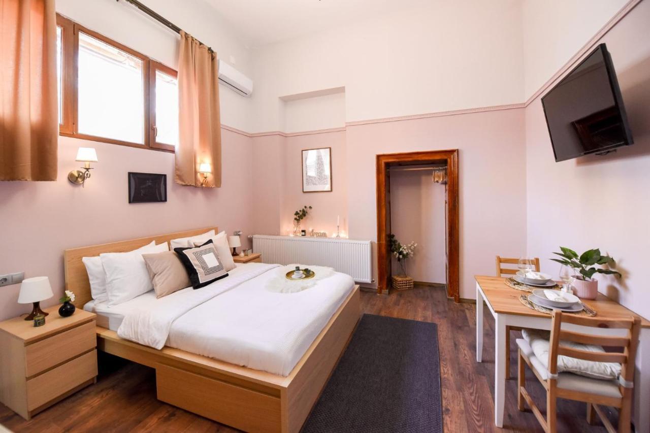 Le Petit & Cosy - Best Location Old Town & Quiet Bukarest Kültér fotó