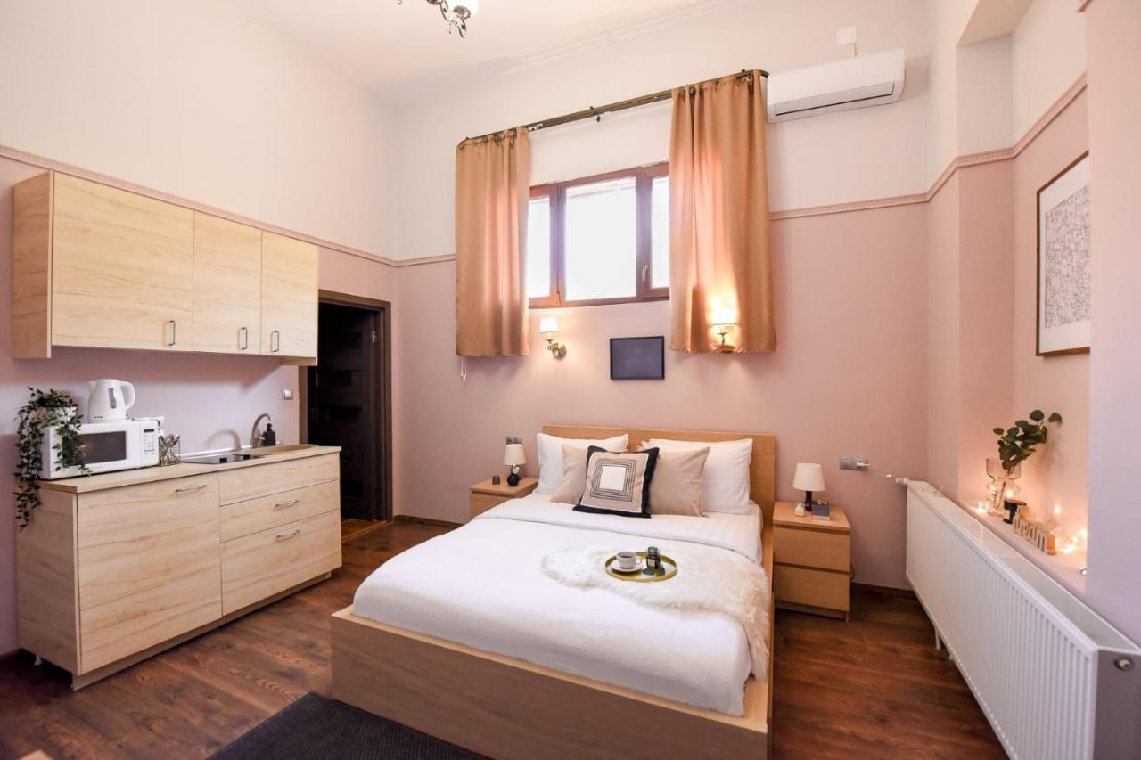 Le Petit & Cosy - Best Location Old Town & Quiet Bukarest Kültér fotó