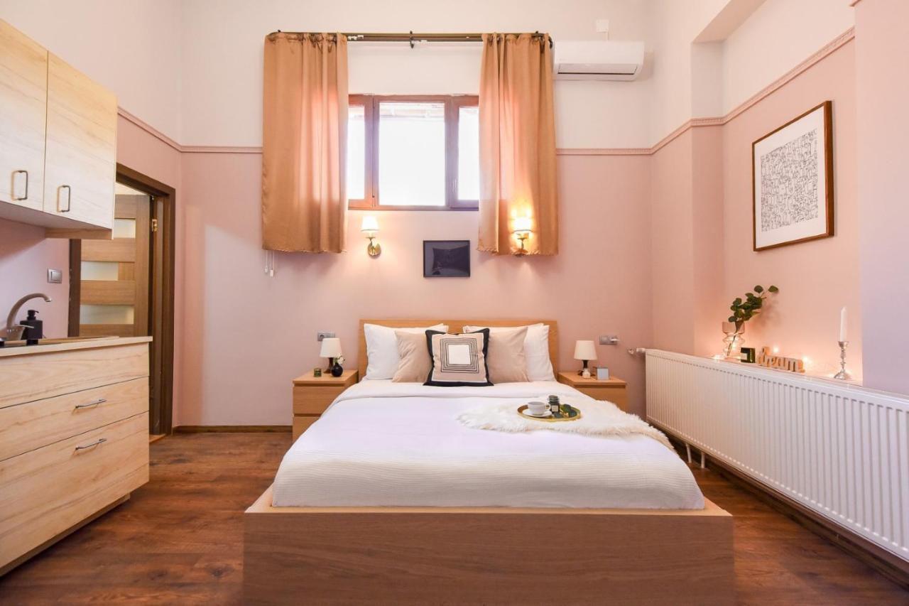 Le Petit & Cosy - Best Location Old Town & Quiet Bukarest Kültér fotó